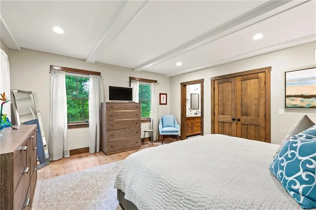 23 White Hawk Ridge Richmond RI 02898