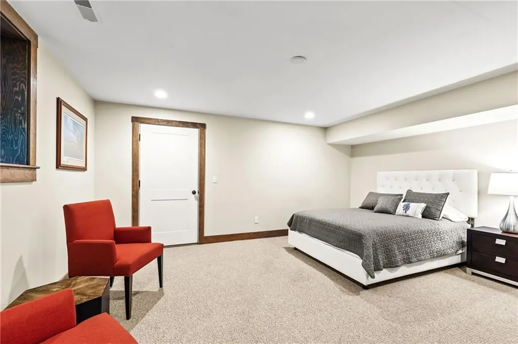 23 White Hawk Ridge Richmond RI 02898