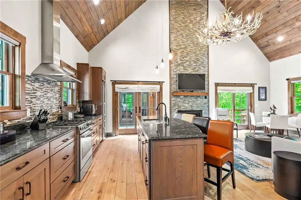 23 White Hawk Ridge Richmond RI 02898