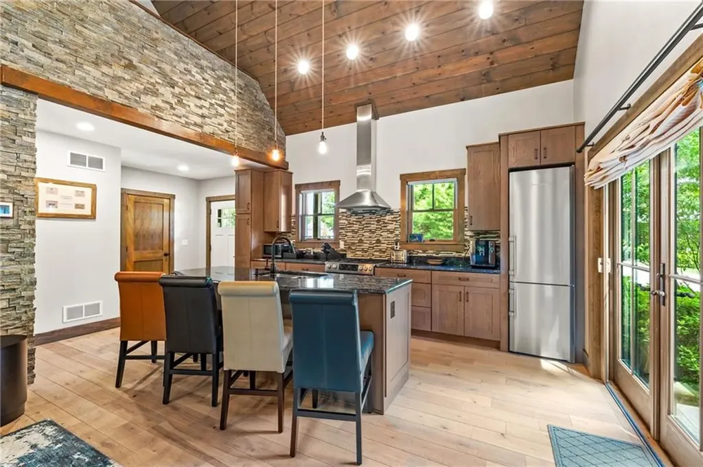 23 White Hawk Ridge Richmond RI 02898