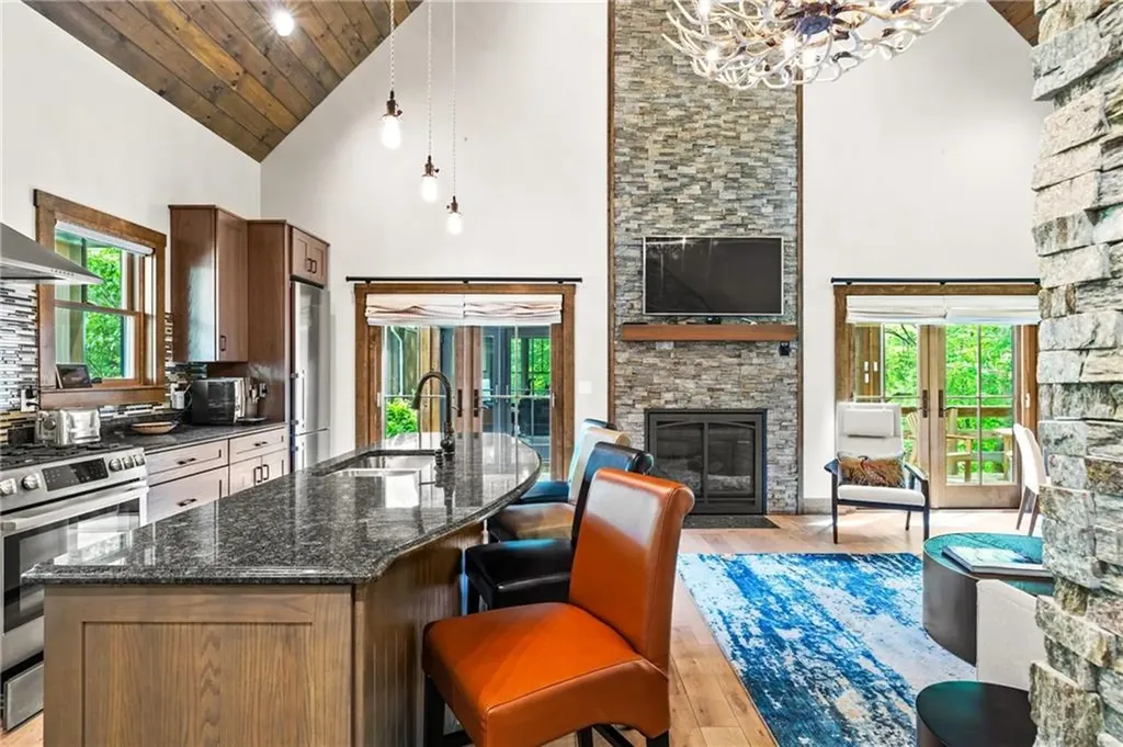 23 White Hawk Ridge Richmond RI 02898