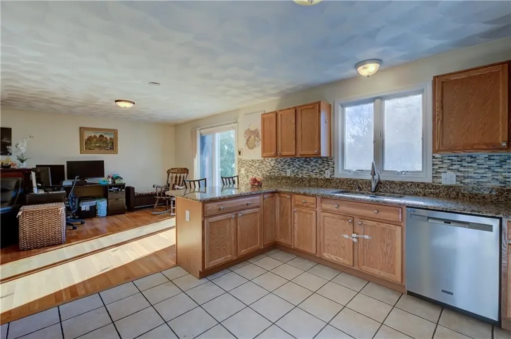 918 Saugatucket Road South Kingstown RI 02879