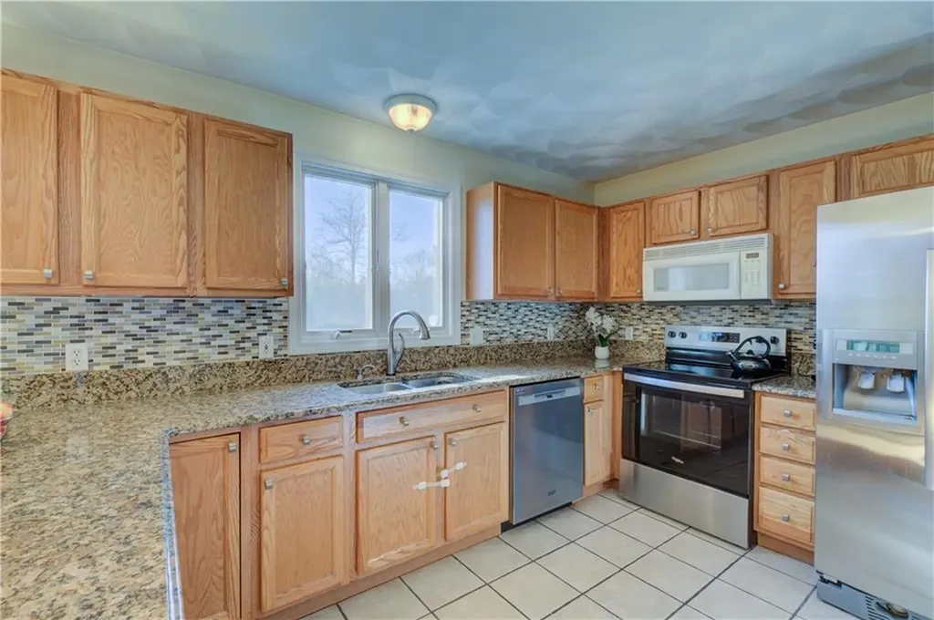 918 Saugatucket Road South Kingstown RI 02879