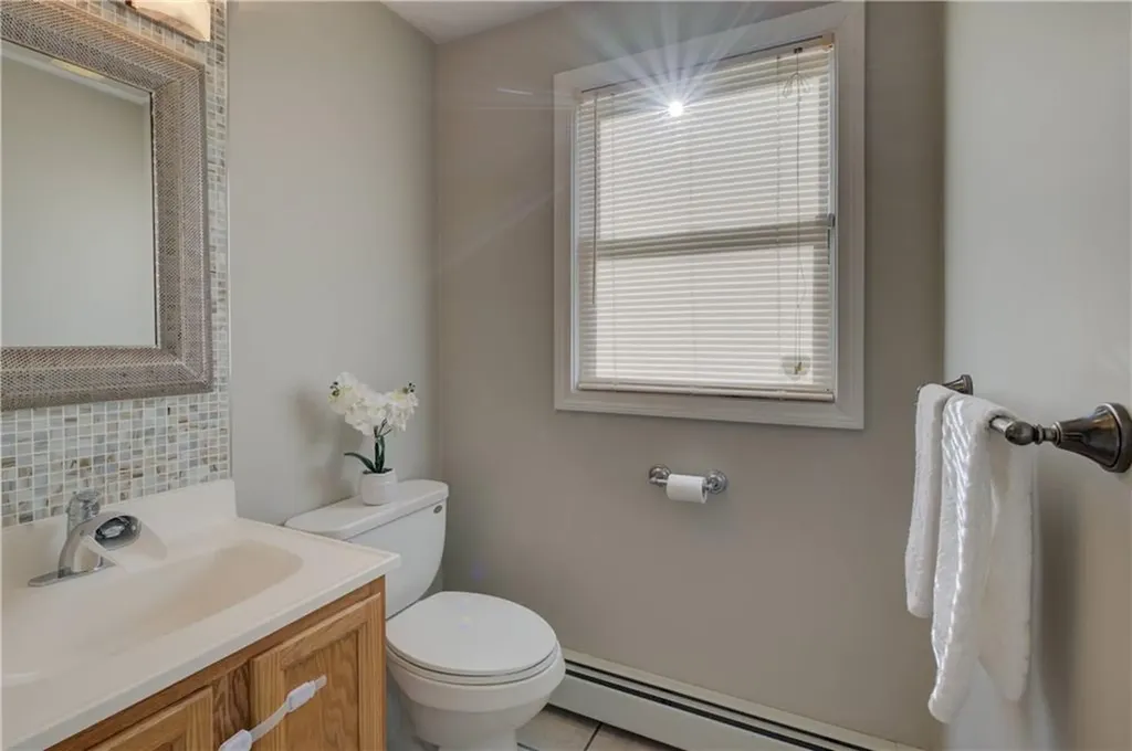 918 Saugatucket Road South Kingstown RI 02879