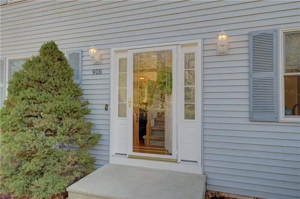 918 Saugatucket Road South Kingstown RI 02879