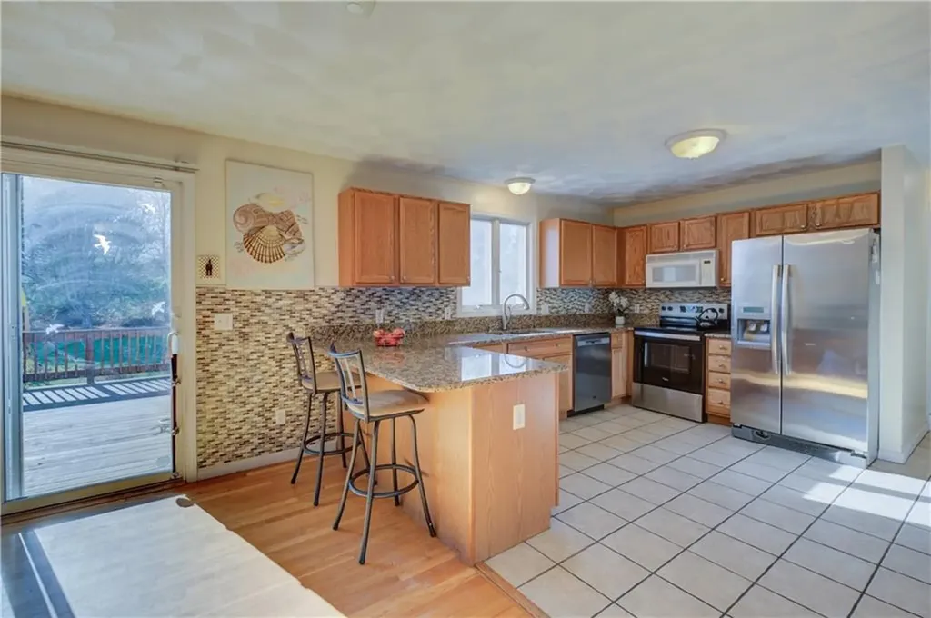 918 Saugatucket Road South Kingstown RI 02879