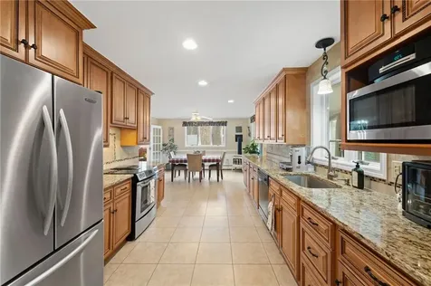 55 Gentry Way Scituate RI 02857