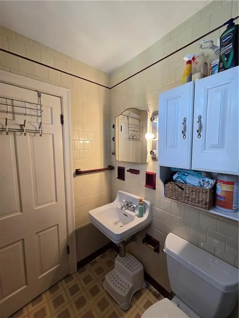 42 Netherlands Avenue Cranston RI 02905