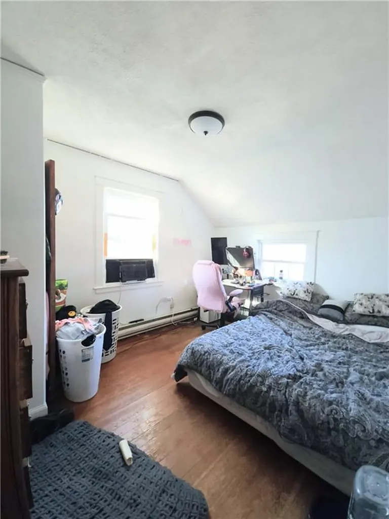 73 75 Old Fort Road Newport RI 02840