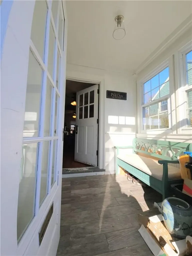 73 75 Old Fort Road Newport RI 02840