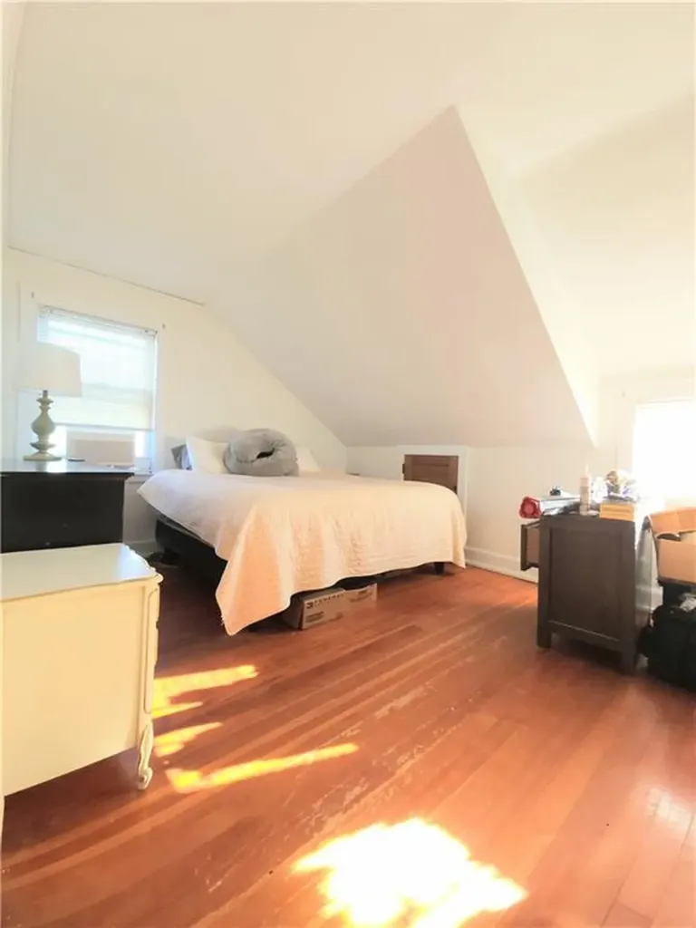 73 75 Old Fort Road Newport RI 02840