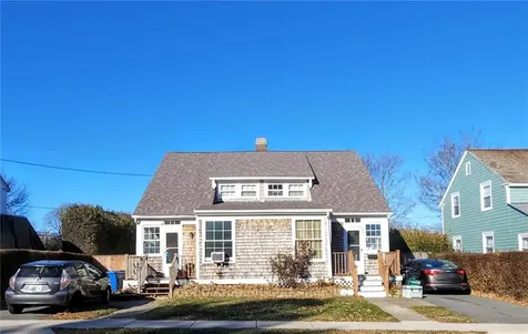 73 Old Fort Road Newport RI 02840