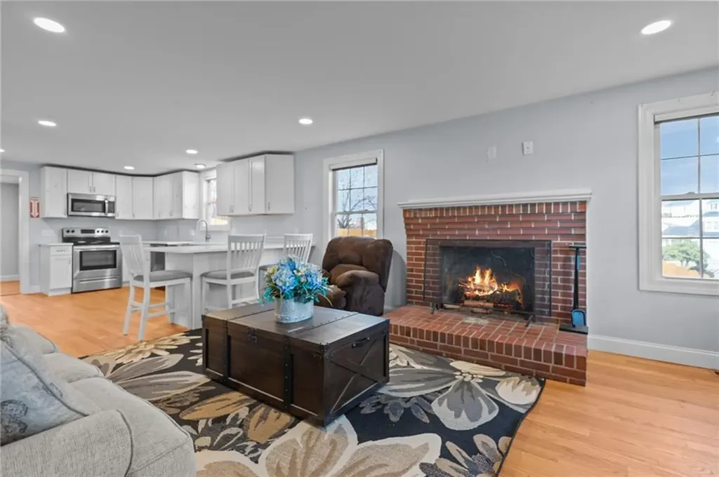 31 Swan Street North Providence RI 02911