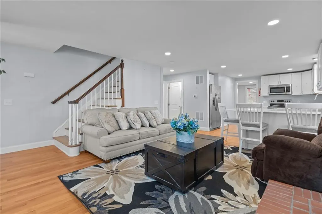 31 Swan Street North Providence RI 02911