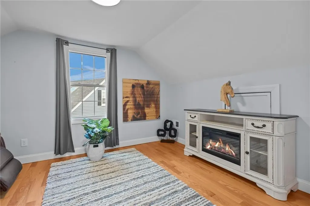 31 Swan Street North Providence RI 02911