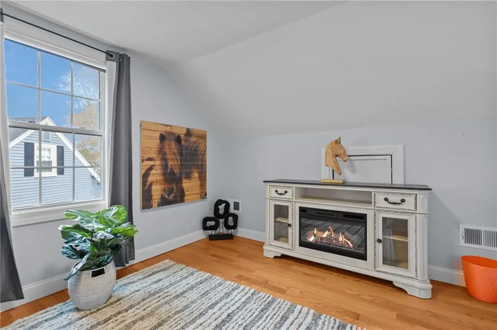 31 Swan Street North Providence RI 02911