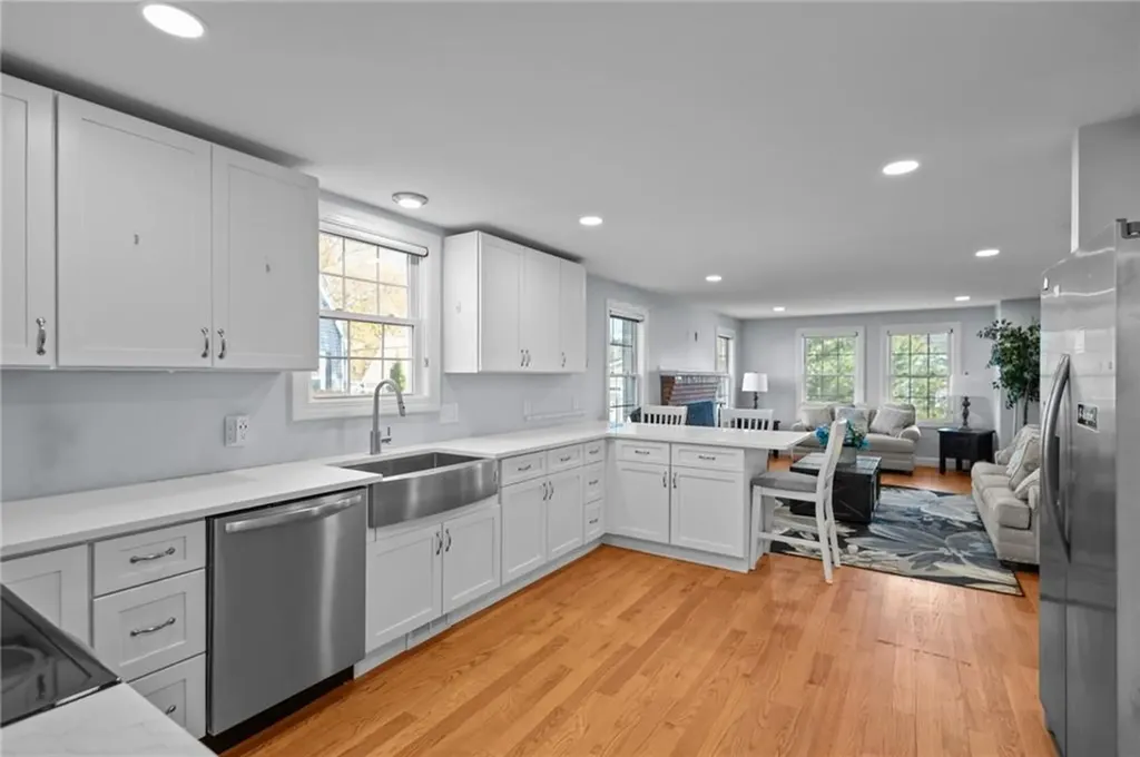 31 Swan Street North Providence RI 02911