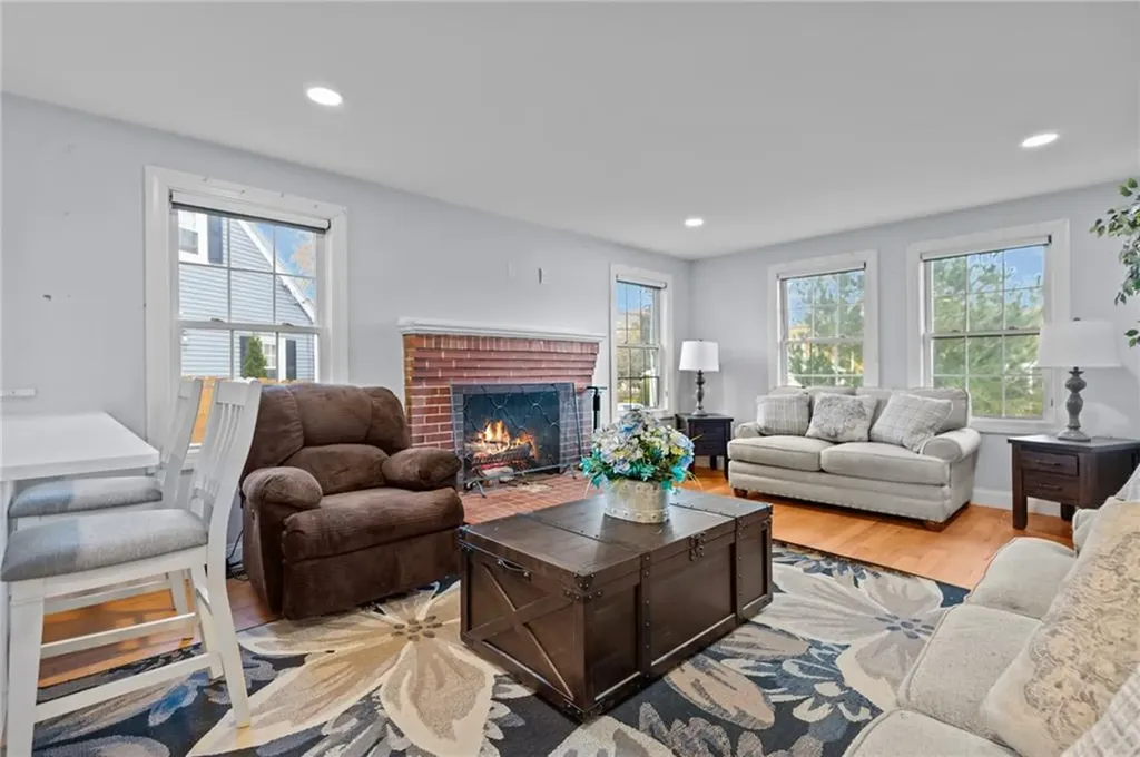 31 Swan Street North Providence RI 02911