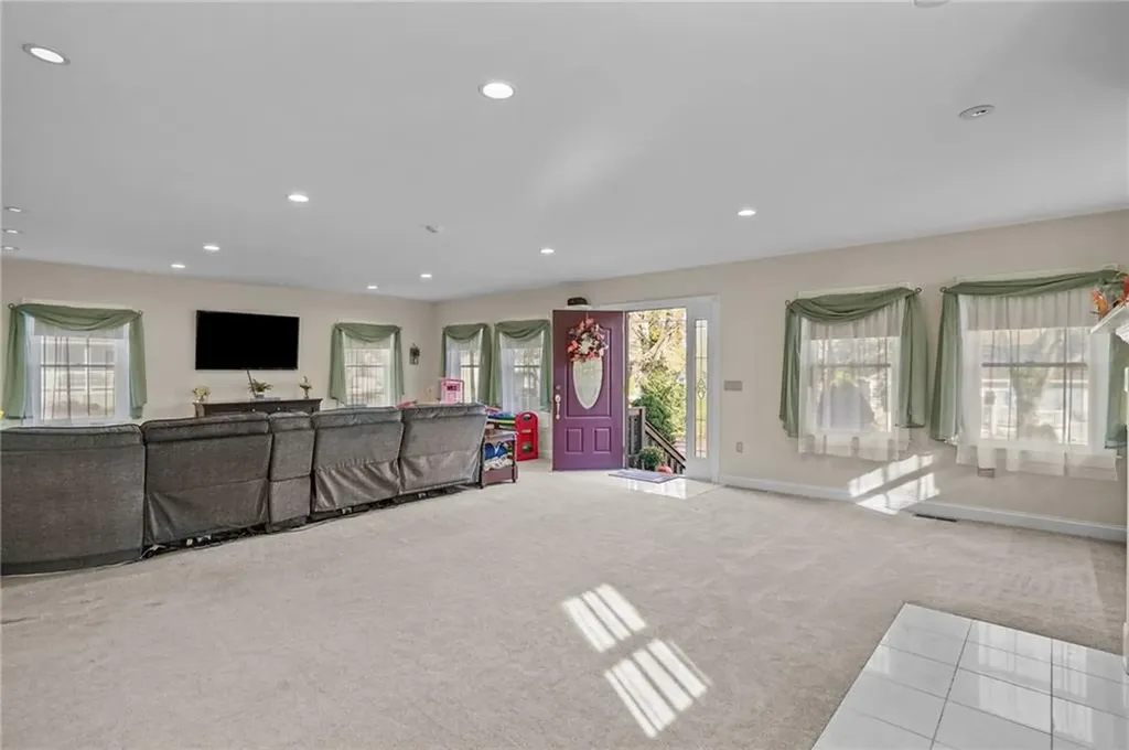 57 Ocean Avenue Warwick RI 02889