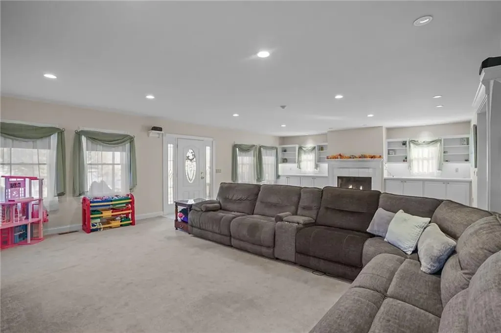 57 Ocean Avenue Warwick RI 02889