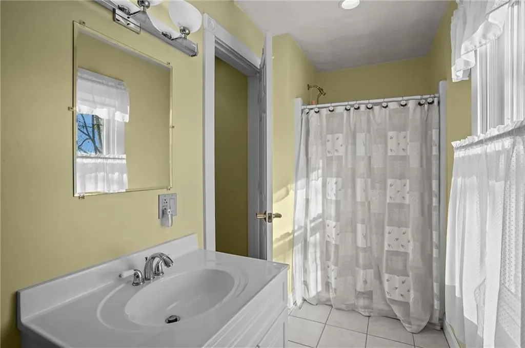 57 Ocean Avenue Warwick RI 02889