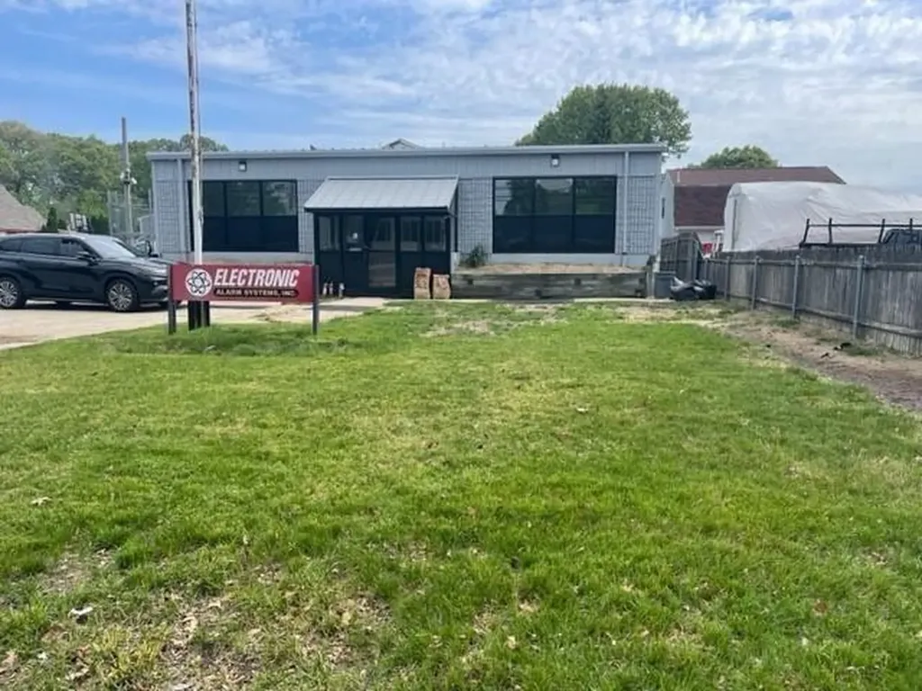 2525 West Shore Road Warwick RI 02889