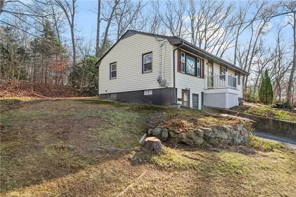 470 Saint Paul Street North Smithfield RI 02896