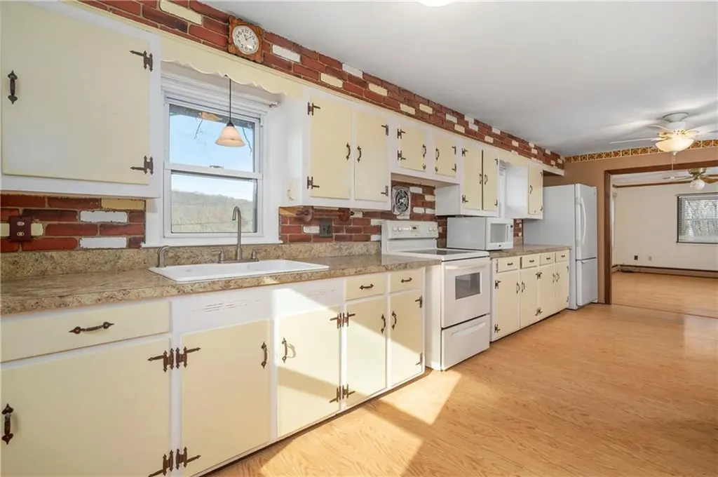 470 Saint Paul Street North Smithfield RI 02896