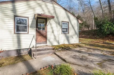 470 Saint Paul Street North Smithfield RI 02896