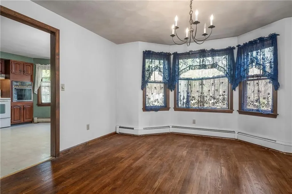 5 Lincoln Drive North Smithfield RI 02896