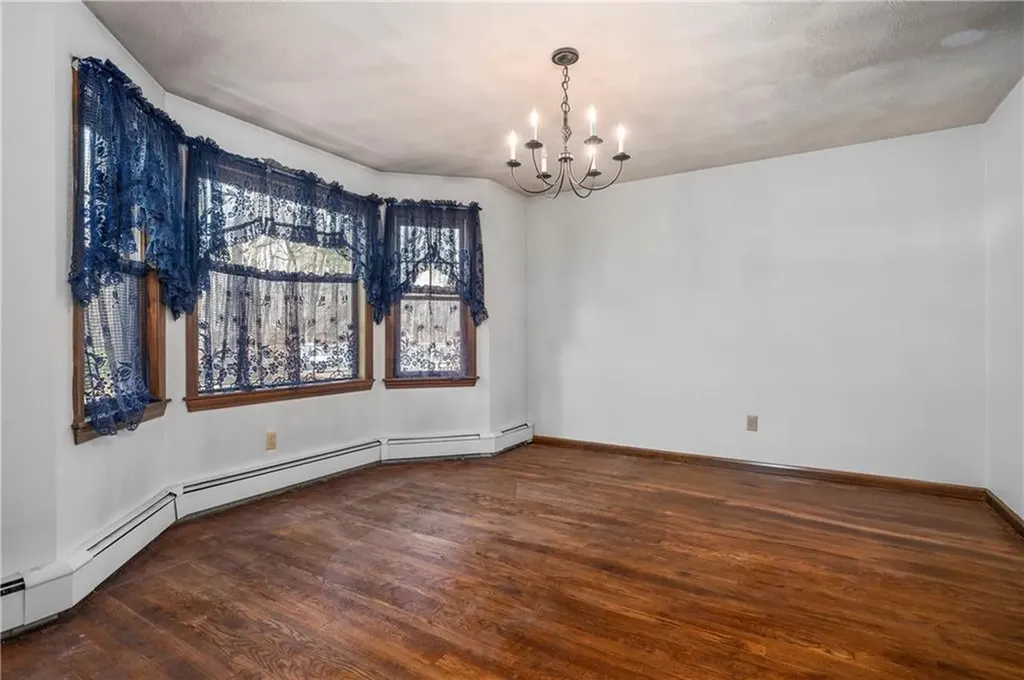 5 Lincoln Drive North Smithfield RI 02896