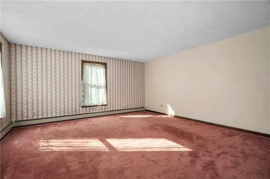 5 Lincoln Drive North Smithfield RI 02896