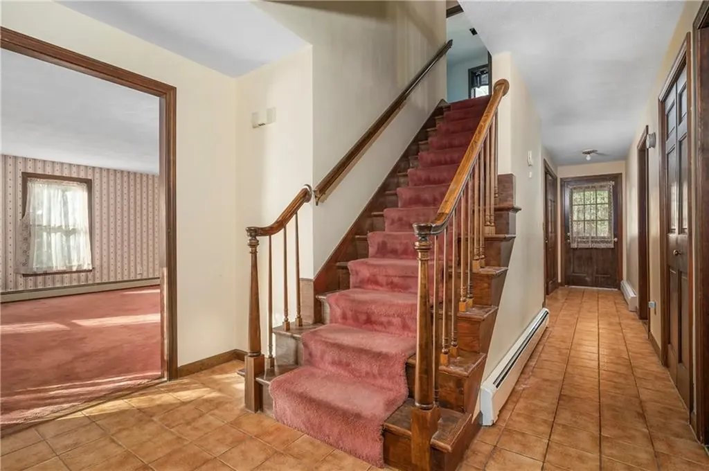 5 Lincoln Drive North Smithfield RI 02896