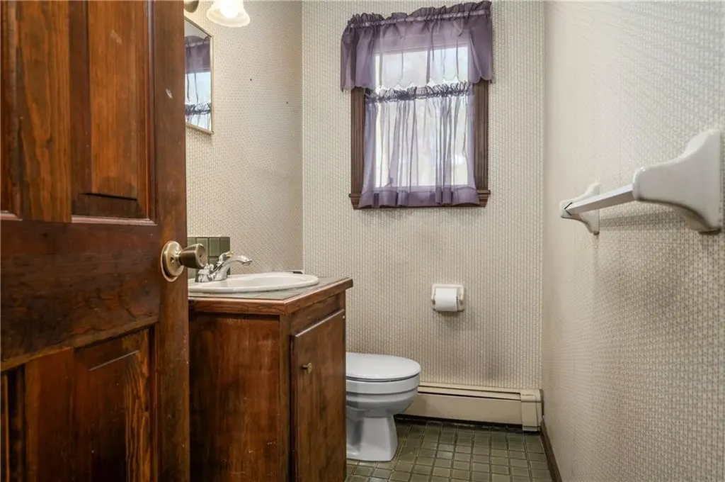 5 Lincoln Drive North Smithfield RI 02896