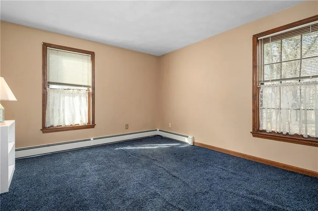 5 Lincoln Drive North Smithfield RI 02896