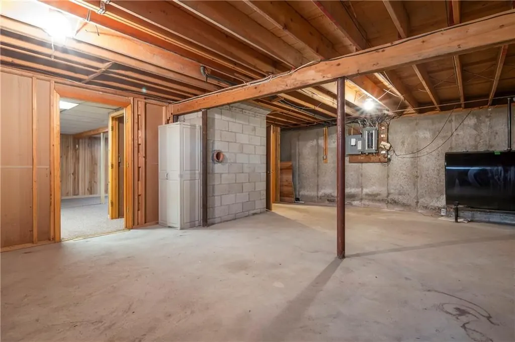 5 Lincoln Drive North Smithfield RI 02896