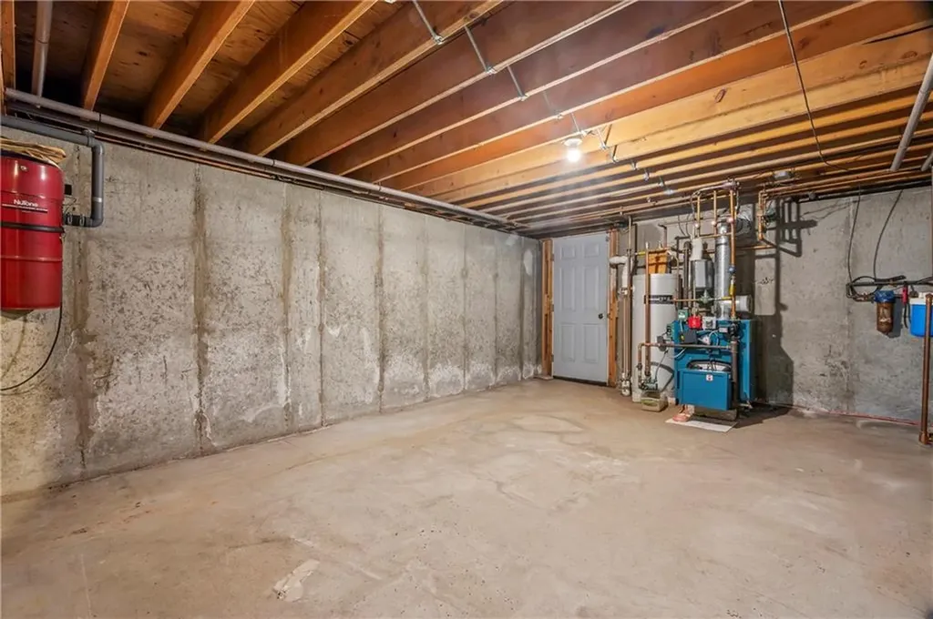 5 Lincoln Drive North Smithfield RI 02896