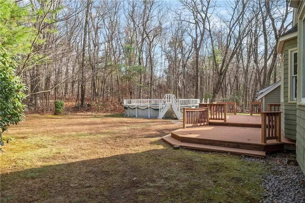 5 Lincoln Drive North Smithfield RI 02896