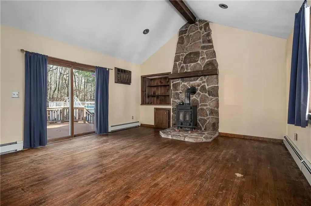 5 Lincoln Drive North Smithfield RI 02896