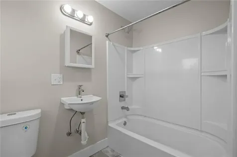 54 Hillside Avenue Tiverton RI 02878