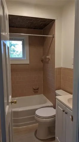 6 Second School Street Bristol RI 02809