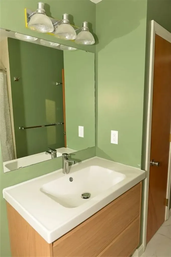 55 Vinton Avenue Cranston RI 02920