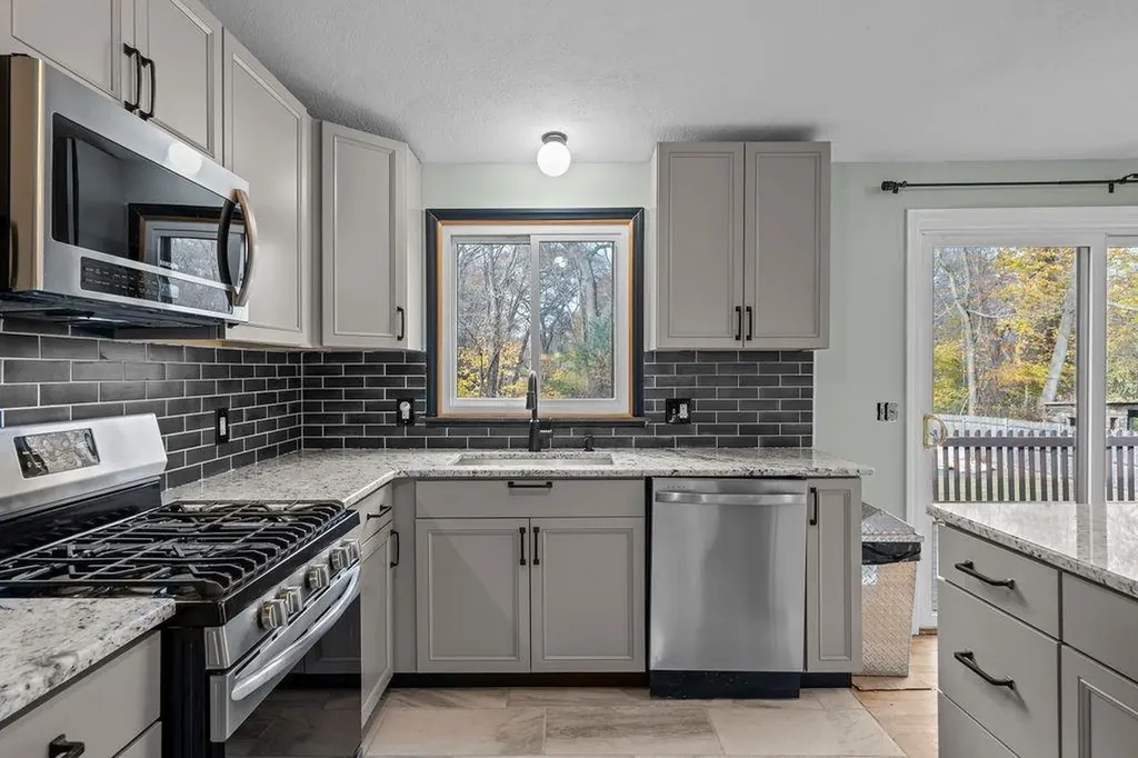 400 Cole Farm Road Warwick RI 02889