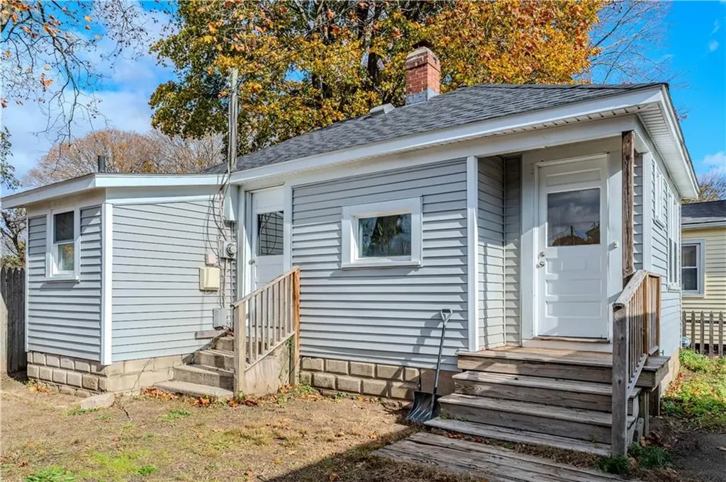 83 Ottawa Avenue Warwick RI 02889