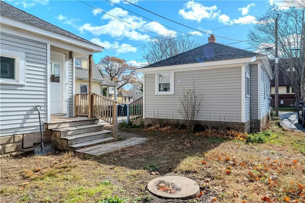 83 Ottawa Avenue Warwick RI 02889