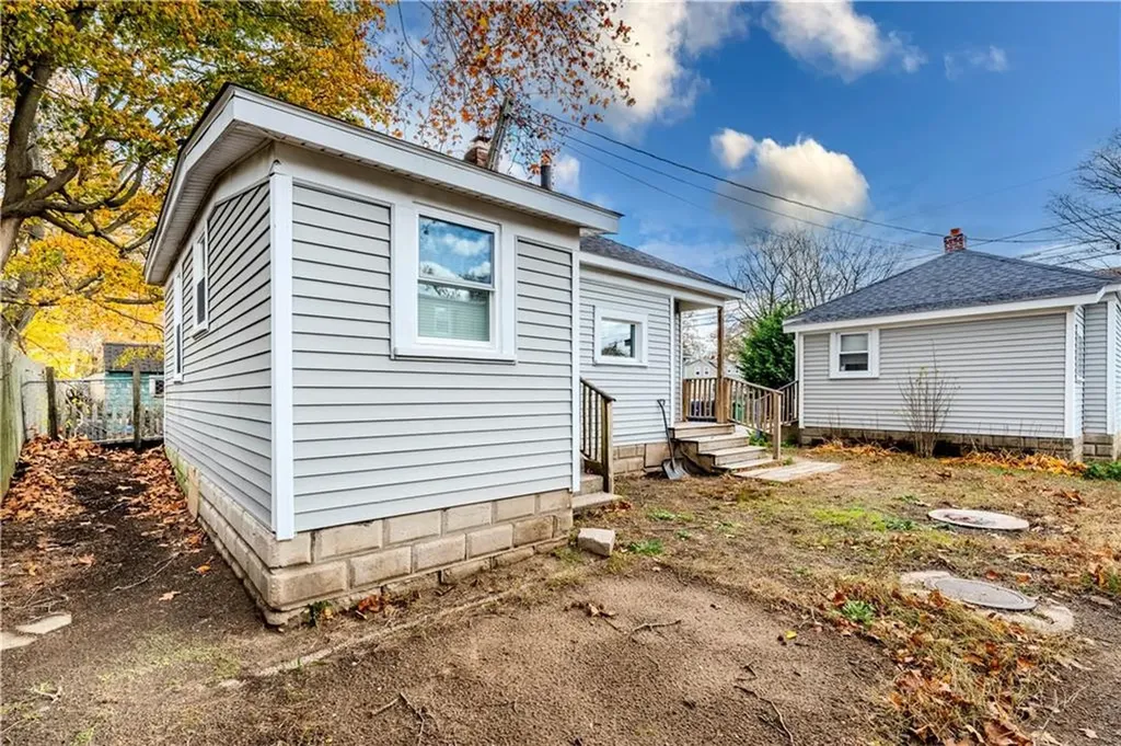 83 Ottawa Avenue Warwick RI 02889