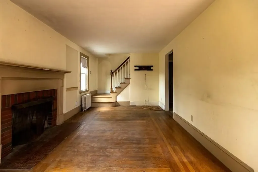 46 Roslyn Avenue Cranston RI 02910