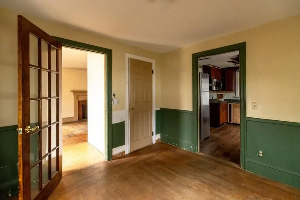 46 Roslyn Avenue Cranston RI 02910