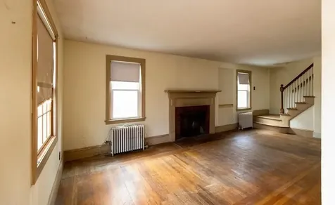 46 Roslyn Avenue Cranston RI 02910