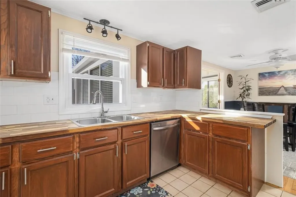 95 Amy Drive Cranston RI 02921